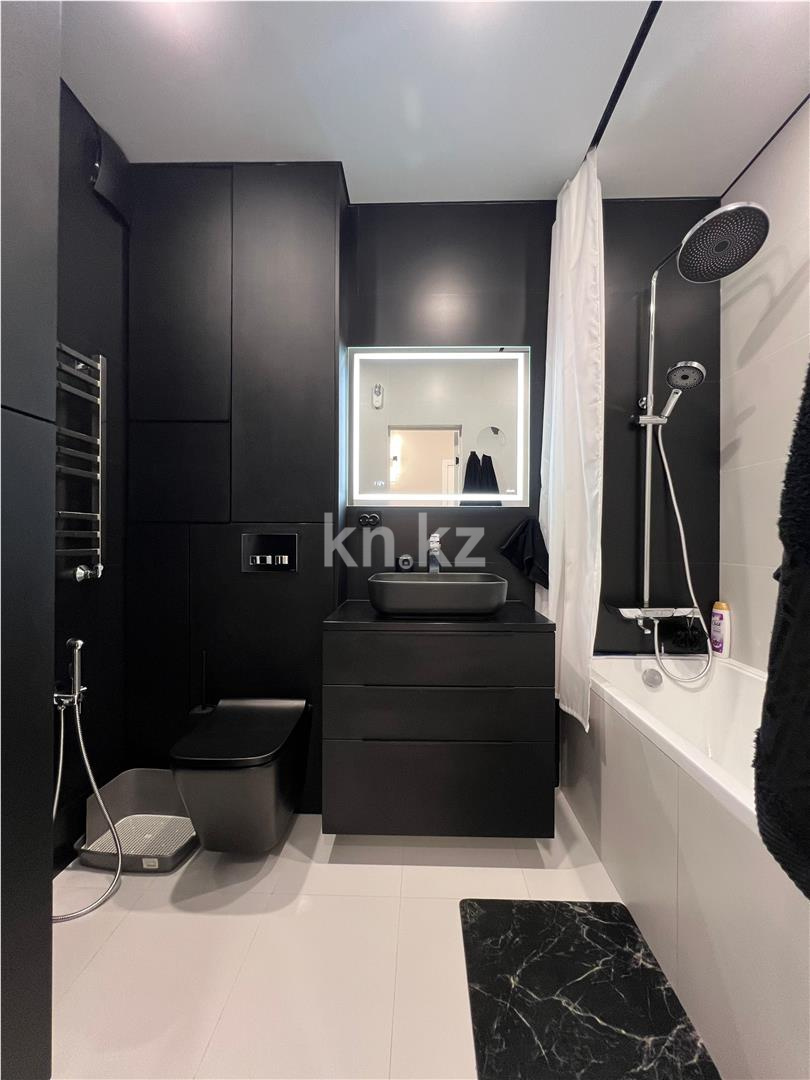 Продажа 3-комнатной квартиры, 100 м², ул. Дюсембекова - Продажа  трехкомнатных квартир в Караганде фото 13 из 21