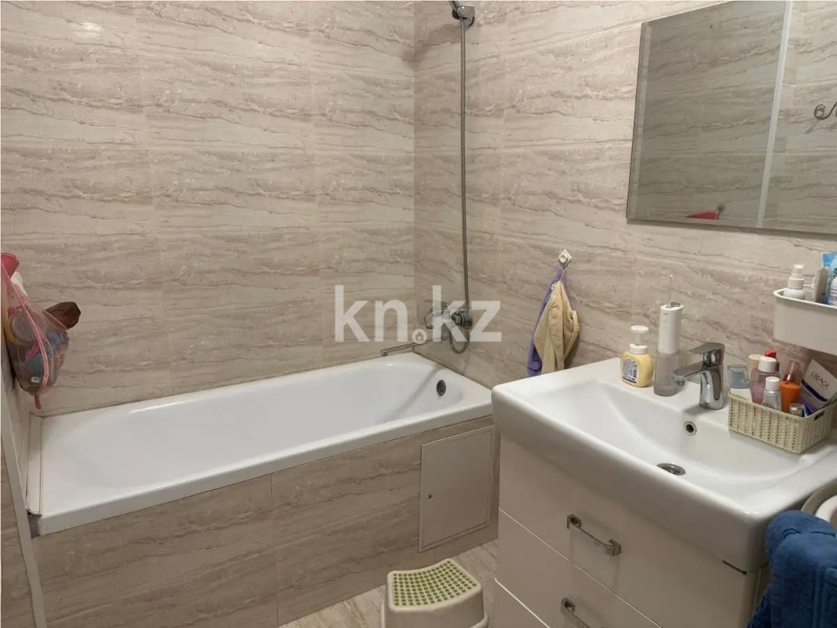 Продажа 4-комнатной квартиры, 104 м², ул. Сатпаева, дом  90/36 в Алматы - фото 6