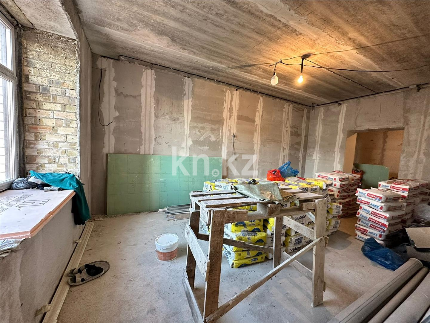 Продажа 3-комнатной квартиры, 104 м², пр. Шахтеров, дом  73/1 - Продажа  трехкомнатных квартир в Караганде фото 3 из 15