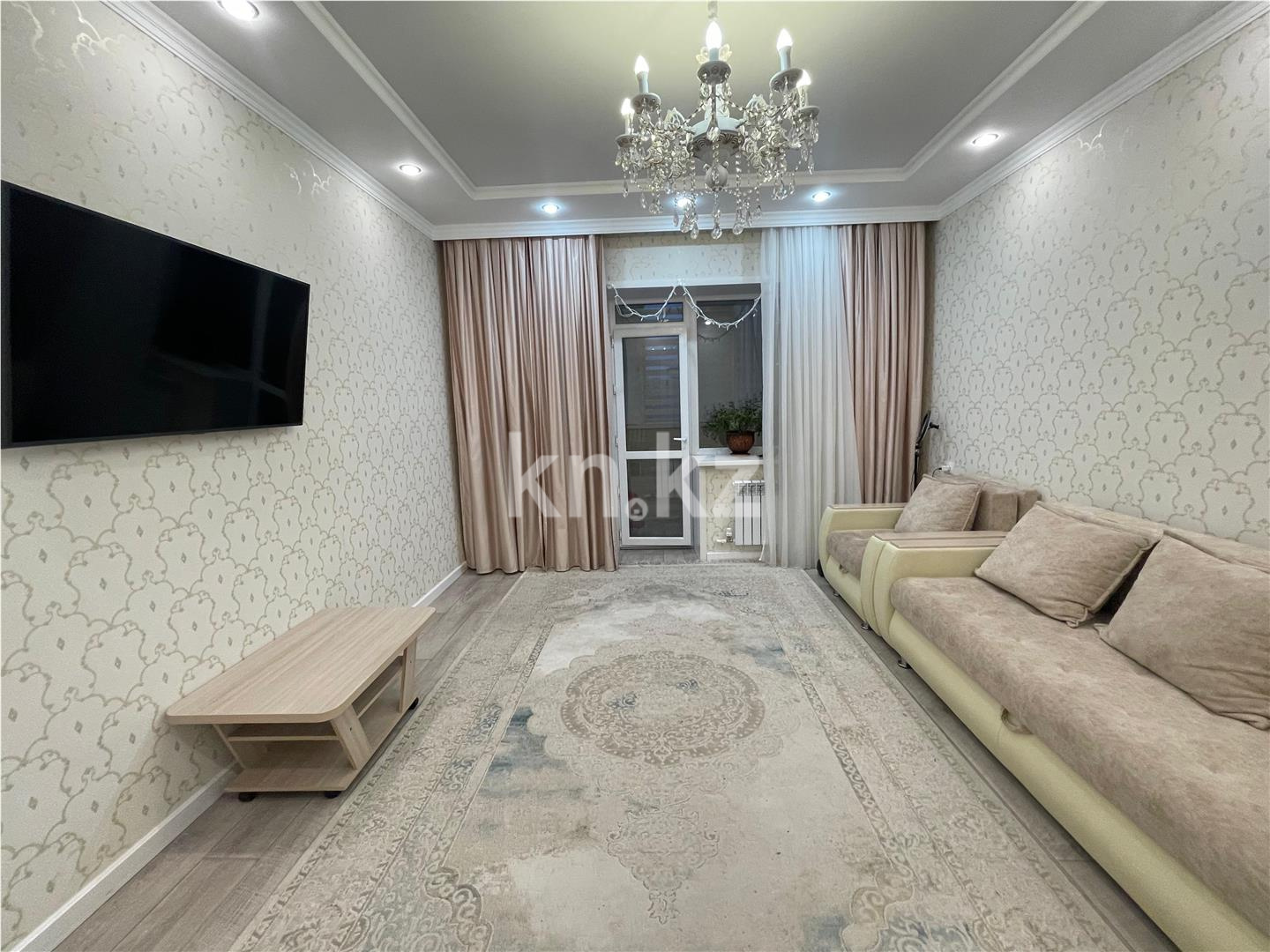 Продажа 3-комнатной квартиры, 95 м², ул. Сатыбалдина - Продажа  трехкомнатных квартир в Караганде фото 1 из 10