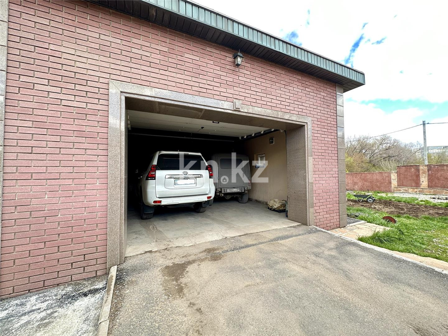 Продажа 6-комнатного дома, 400.7 м², ул. Жанибекова - Продажа домов, коттеджей в Караганде фото 47 из 52