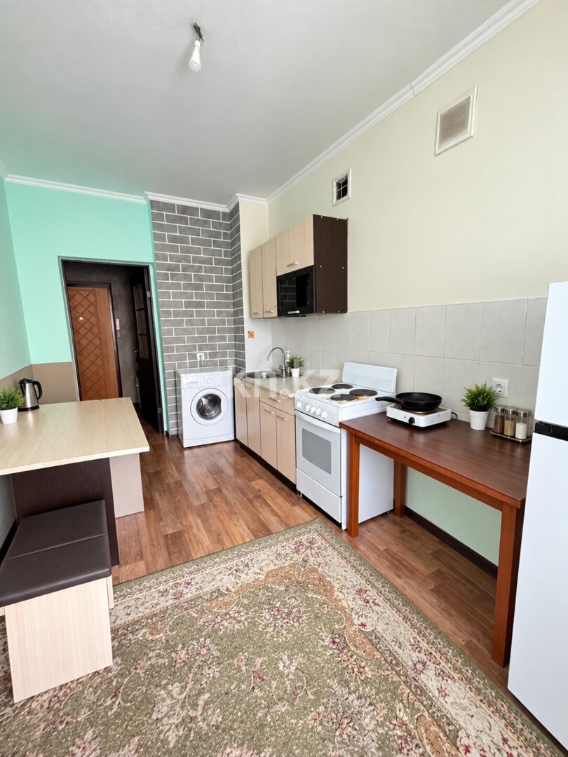 Аренда 1-комнатной квартиры, 40 м² в Астане
