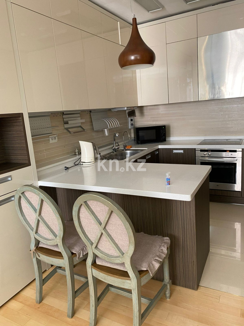 Аренда 2-комнатной квартиры, 105 м², ул. Байтурсынова, дом  1 - пр. Кошкарбаева - Аренда квартир помесячно в Астане фото 1 из 21
