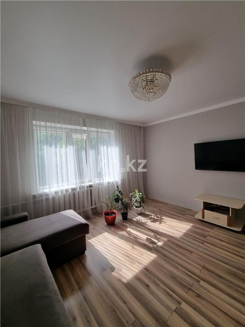 Продажа 3-комнатной квартиры, 72 м², мкр-н Степной-2, дом  3 - Продажа квартир в Караганде фото 1 из 19