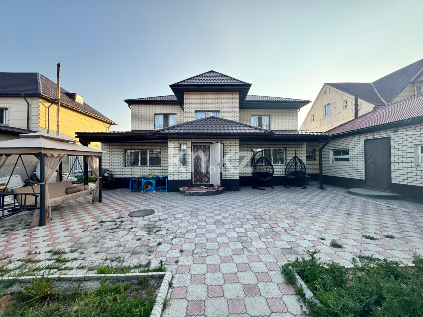 Продажа 6-комнатного дома, 343 м², ул. Карибжанова - Продажа домов, коттеджей в Караганде фото 34 из 36