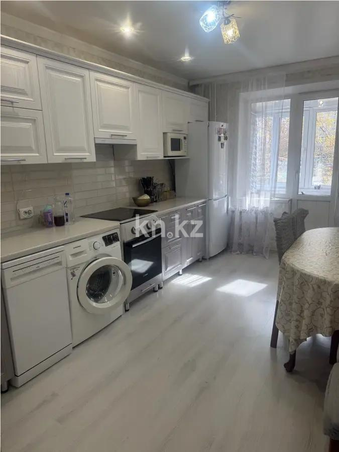 Продажа 4-комнатной квартиры, 75 м², мкр-н Голубые Пруды, дом  13 - Продажа  четырехкомнатных квартир в Караганде фото 5 из 9