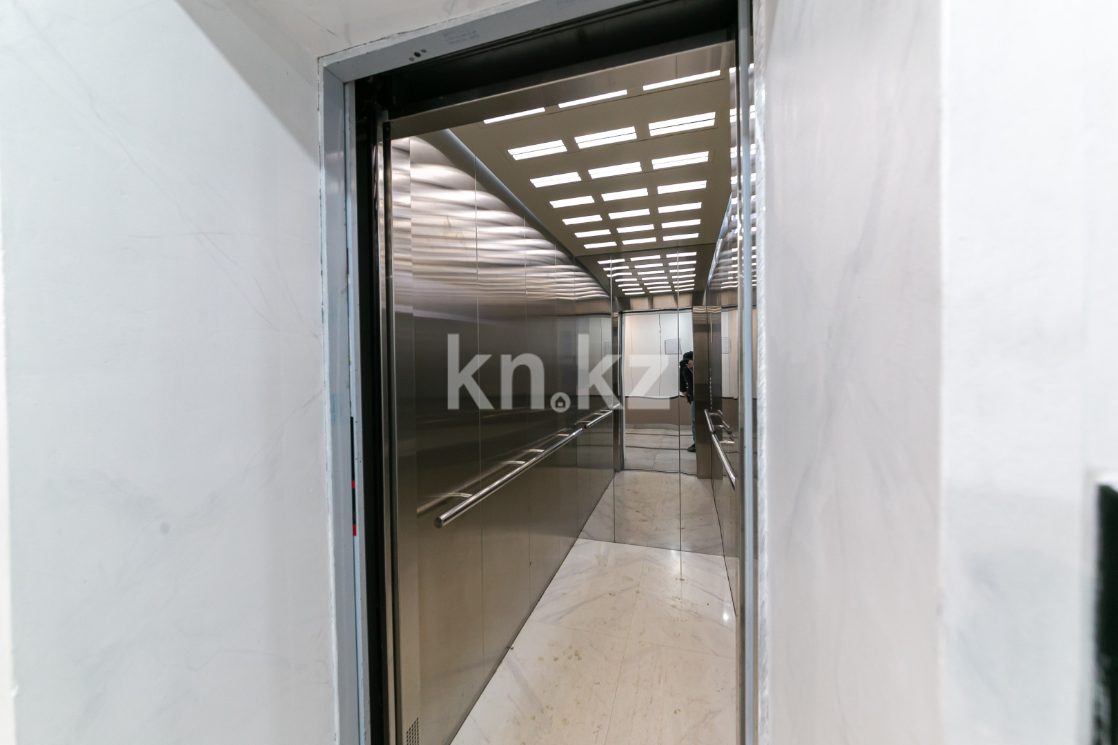 Продажа 2-комнатной квартиры, 70 м², пр. Кошкарбаева, дом  48 в Астане - фото 16