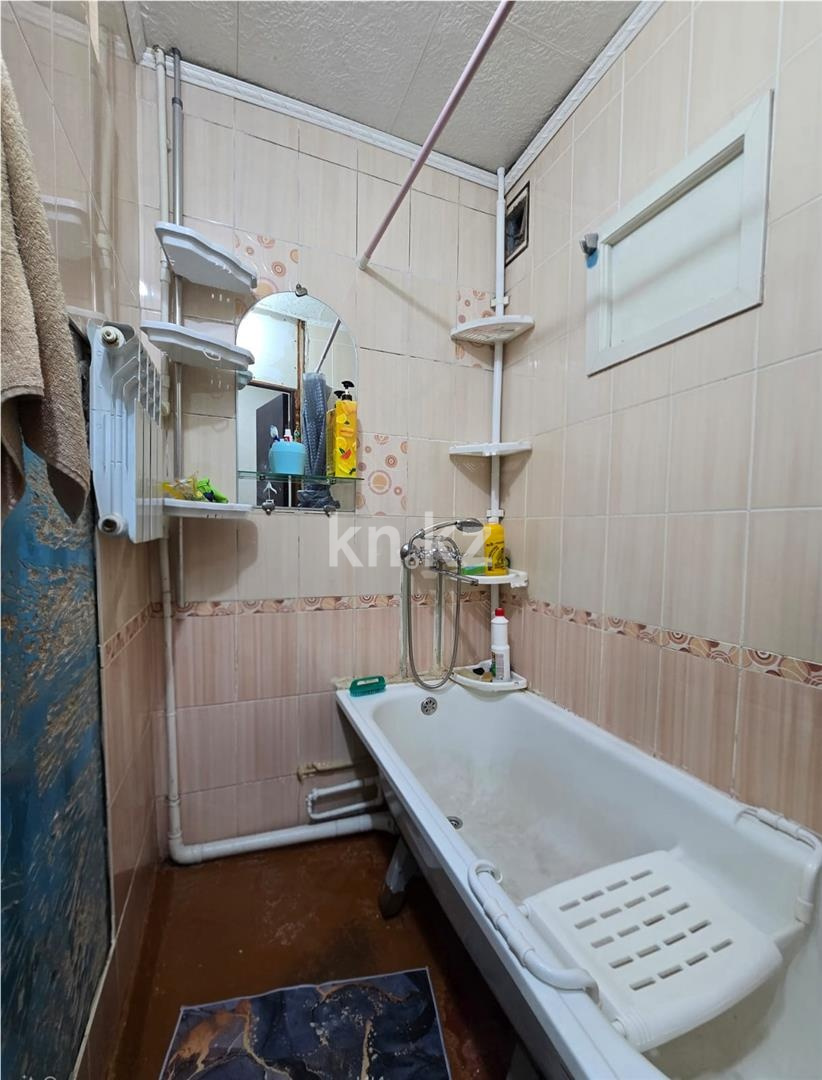 Продажа 3-комнатной квартиры, 63 м² - Продажа квартир в панельном доме в Темиртау - страница 3 фото 13 из 16
