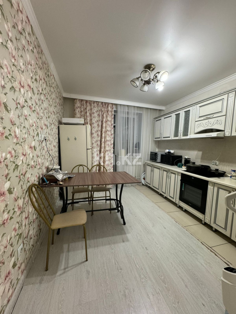Продажа 2-комнатной квартиры, 70 м², ул. Байтурсынова, дом  37 - пр. Жумабаева в Астане