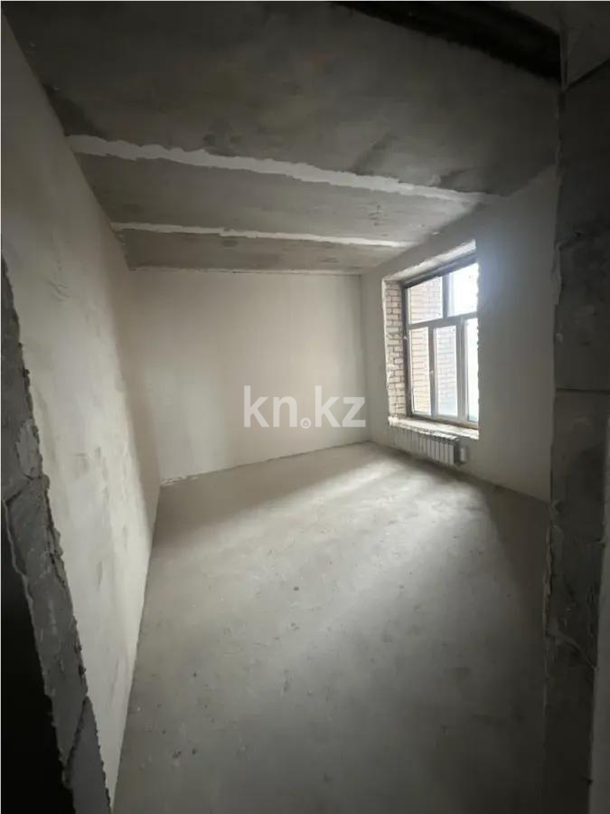 Продажа 4-комнатной квартиры, 122 м², ул. Гапеева, дом  16/2 - Продажа  четырехкомнатных квартир в Караганде фото 2 из 3