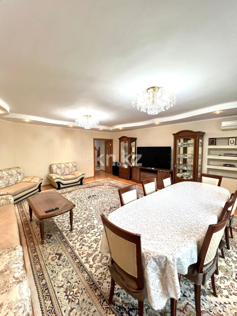 Продажа 5-комнатной квартиры, 200 м², пр. Абая, дом  45/2 - Республики - Продажа  пятикомнатных квартир в Астане фото 2 из 24