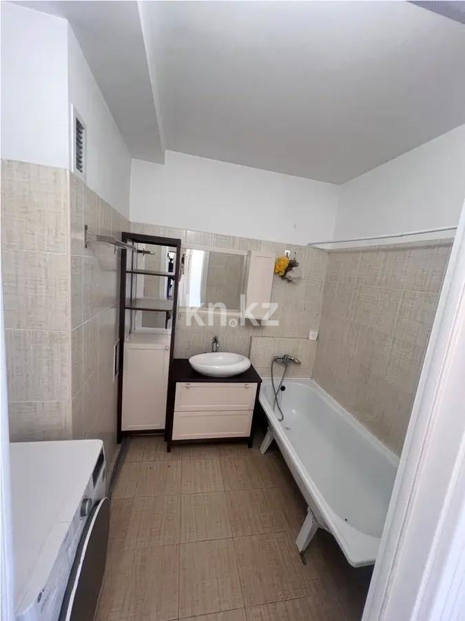 Продажа 2-комнатной квартиры, 59 м², ул. Байтерекова, дом  63 в Алматы - фото 4