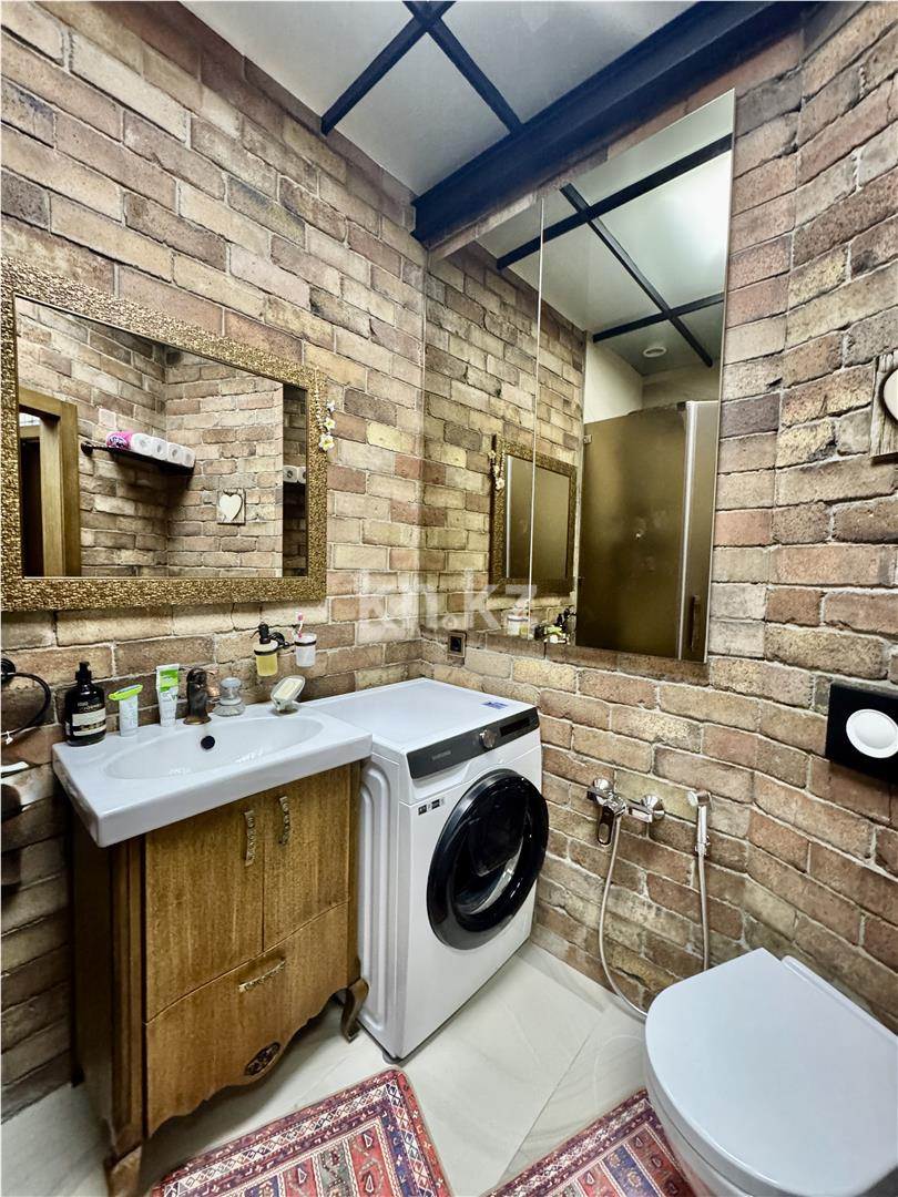 Продажа 3-комнатной квартиры, 160 м², ул. Аманжолова, дом  41 - Продажа  трехкомнатных квартир в Караганде с фото фото 36 из 52