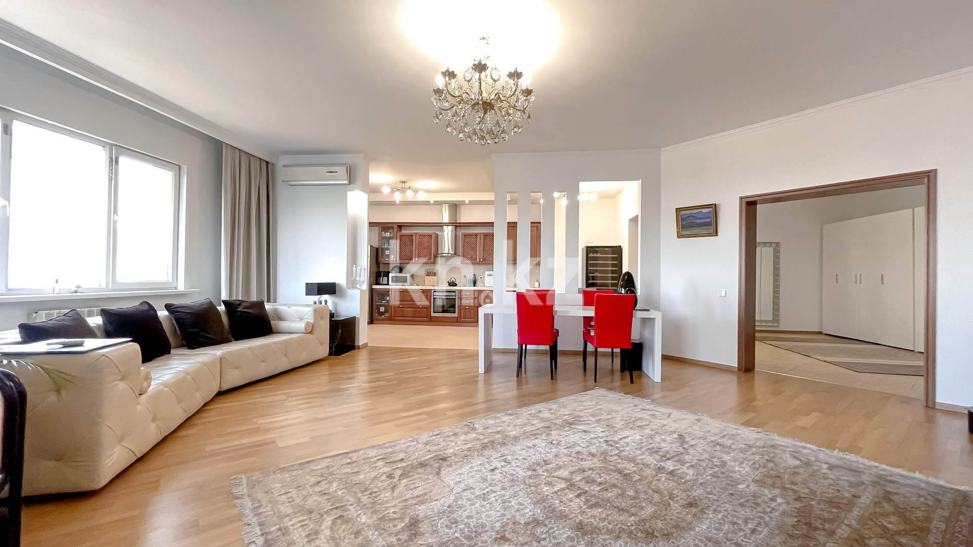 Продажа 5-комнатной квартиры, 195 м² в Алматы