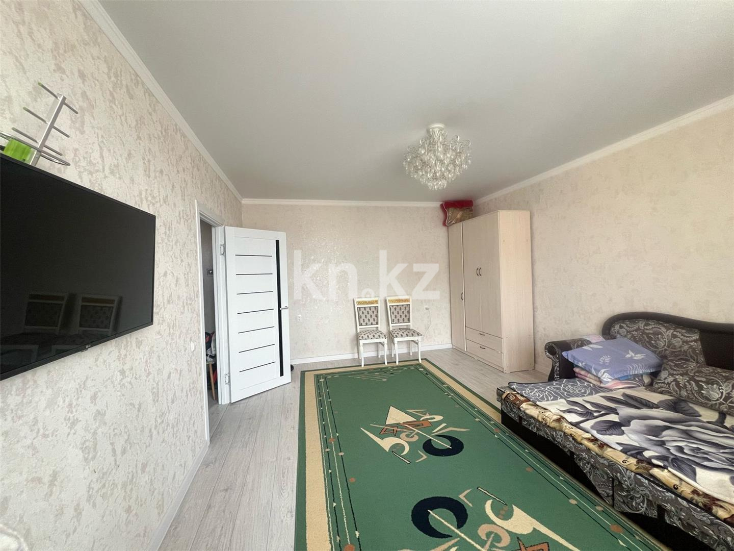 Продажа 1-комнатной квартиры, 40 м², ул. Дюсембекова, дом  53/8 - Продажа  однокомнатных квартир в Караганде фото 1 из 16
