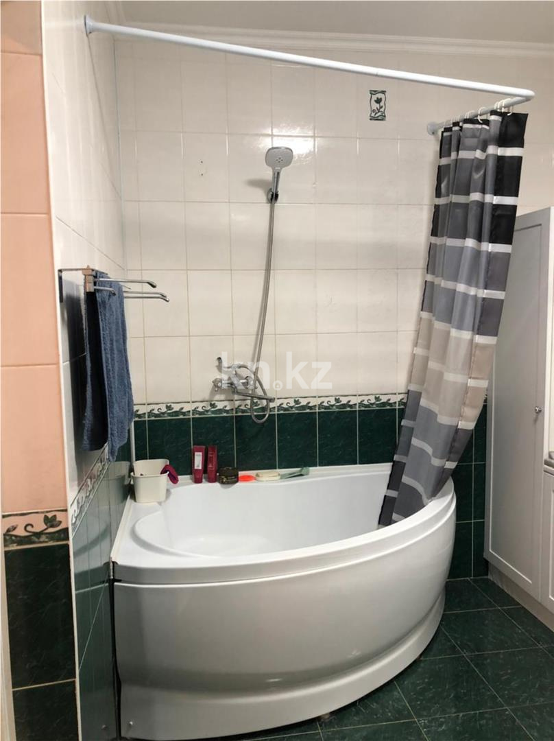 Продажа 3-комнатной квартиры, 96 м², ул. Абая, дом  61/2 - Продажа квартир в Караганде фото 11 из 18