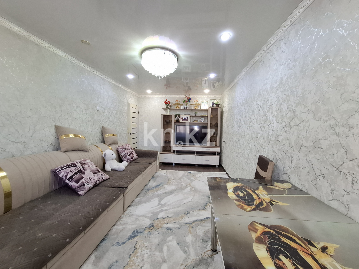 Продажа 3-комнатной квартиры, 62.5 м², 18мкр, дом  9 - Продажа квартир в Караганде фото 1 из 16