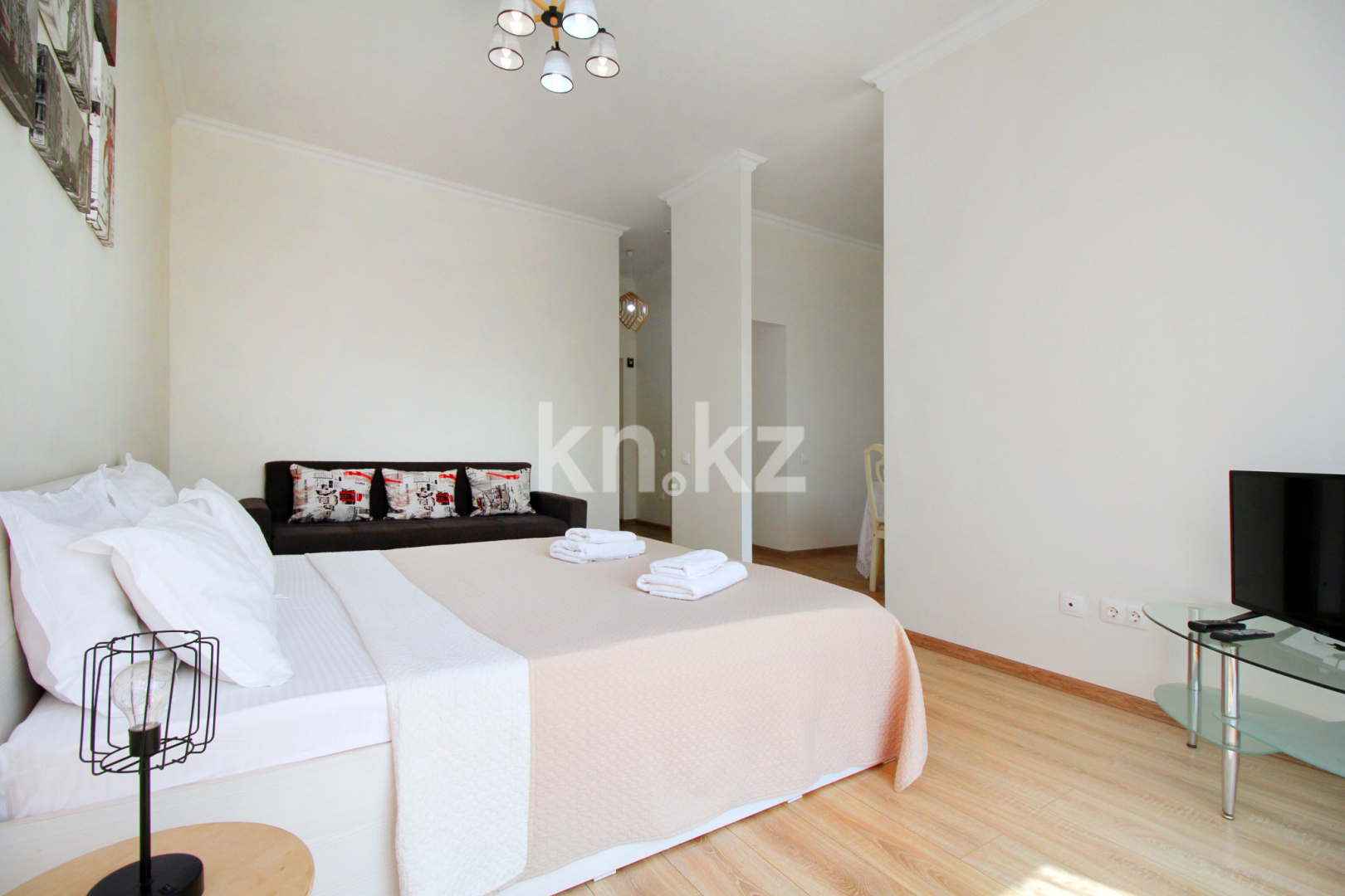 Аренда 1-комнатной квартиры посуточно, 40 м², пр. Абая, дом  109/6 - ул. Манаса - Аренда жилой и коммерческой недвижимости в Алматы фото 12 из 30