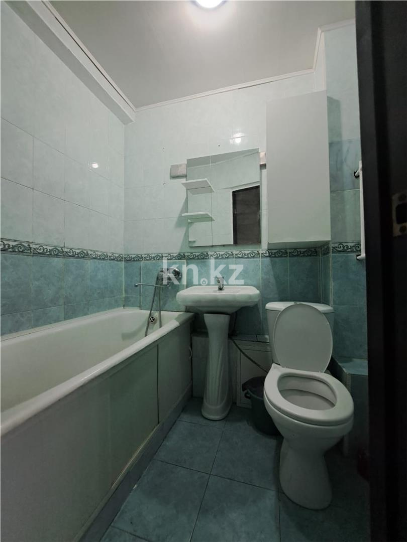 Продажа 2-комнатной квартиры, 38 м², ул. Молдагуловой - Продажа офисных и торговых помещений в Атырау фото 5 из 6