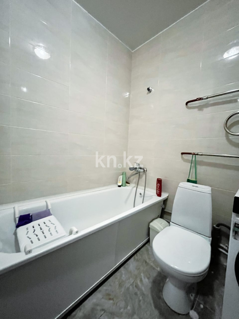 Продажа 3-комнатной квартиры, 64 м², ул. Дружбы Народов, дом  2/4 - Продажа жилой и коммерческой недвижимости в Усть-Каменогорске фото 16 из 24