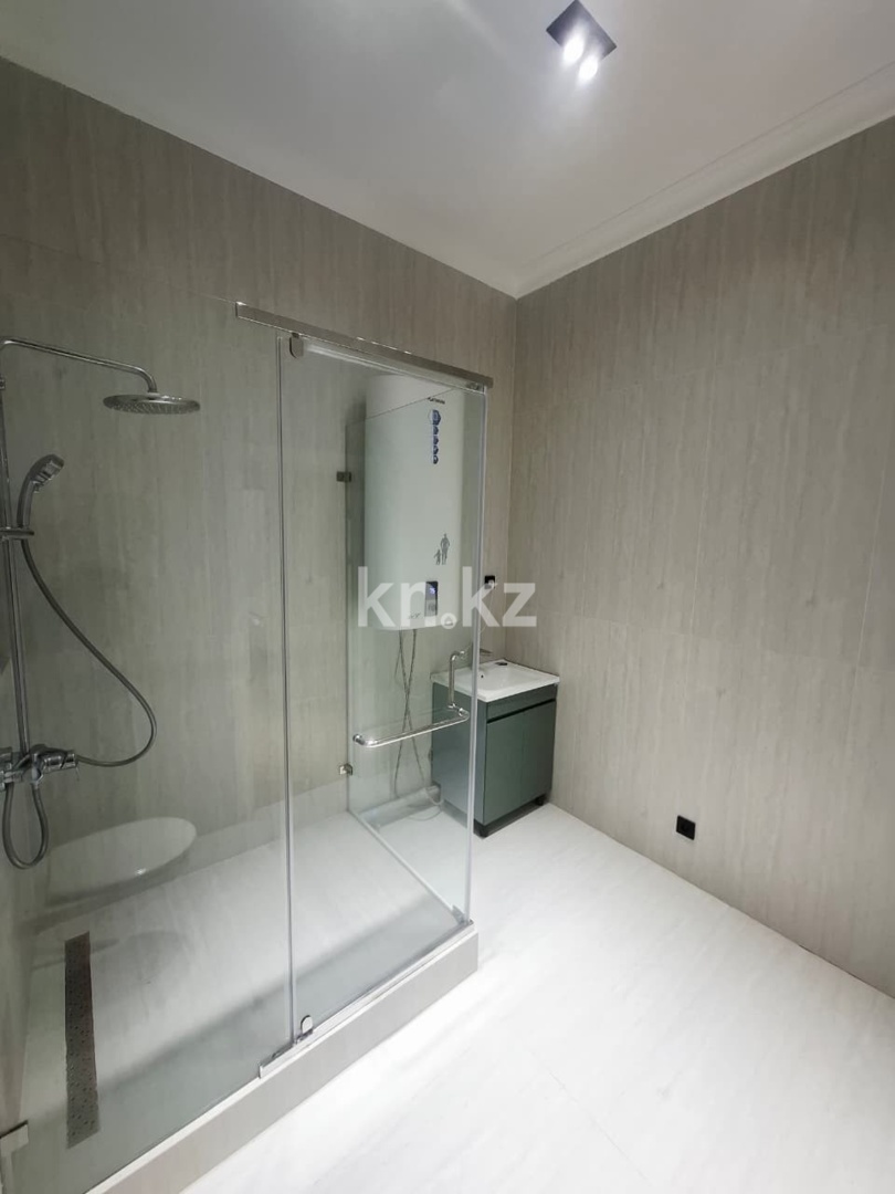 Продажа 4-комнатной квартиры, 142.4 м² в Алматы - фото 28