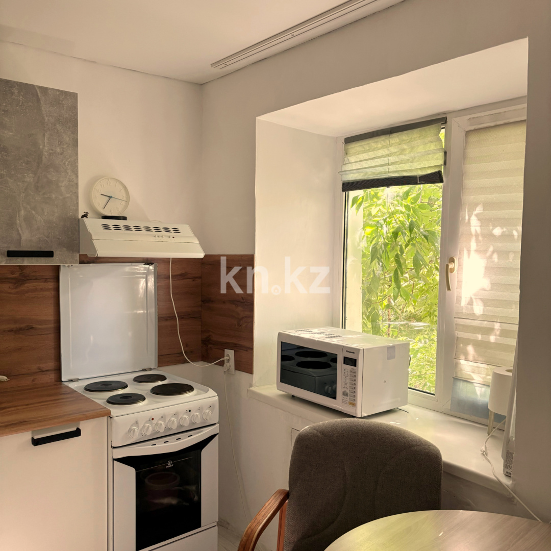 Продажа 1-комнатной квартиры, 30 м², ул. Ермекова, дом  18 - Продажа квартир без посредников в Караганде фото 1 из 26