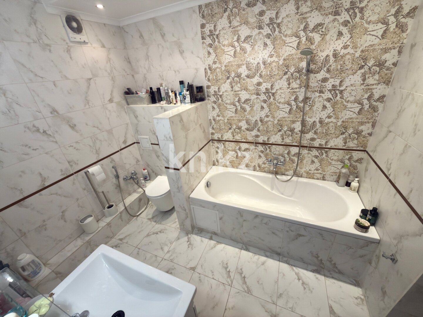 Продажа 3-комнатной квартиры, 121 м² в Караганде - фото 19