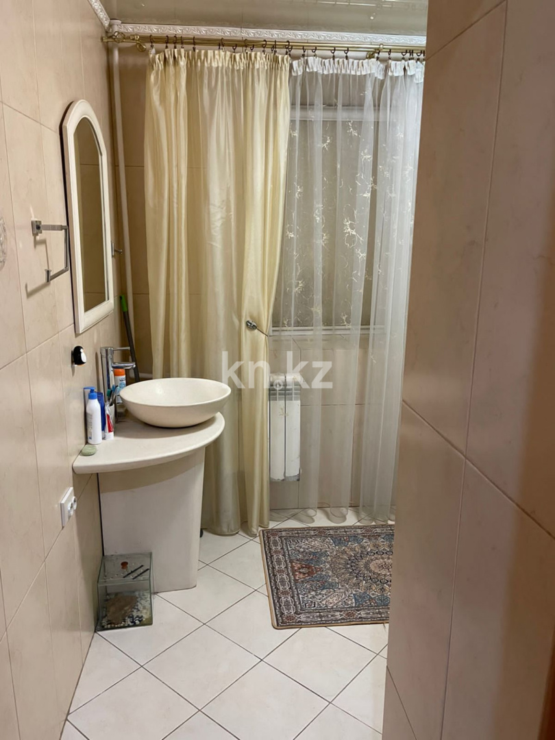 Продажа 3-комнатной квартиры, 100 м², ул. Ботаническая, дом  14 в Караганде - фото 22