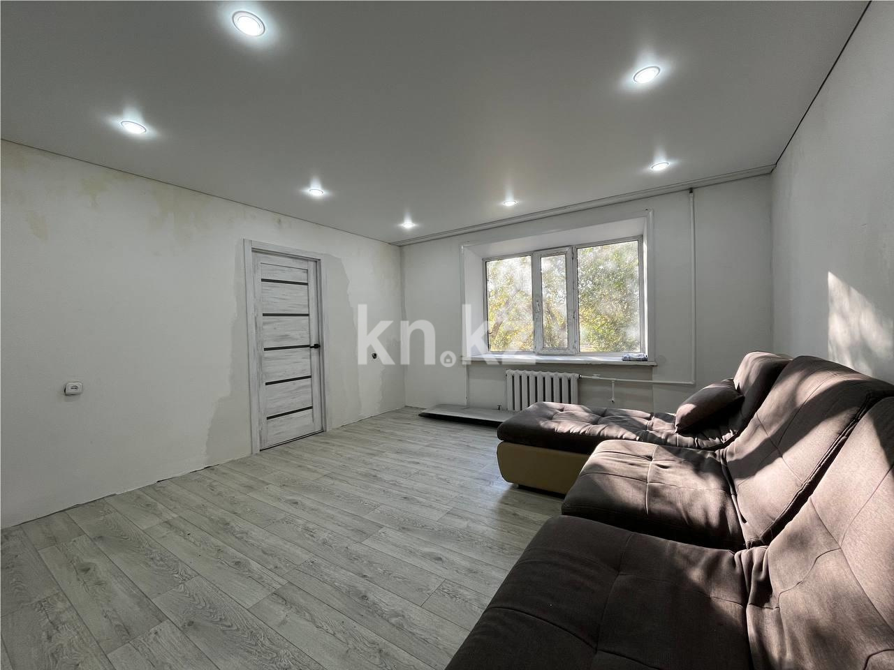 Продажа 3-комнатной квартиры, 54 м², ул. 6-й мик-н в Темиртау - фото 2