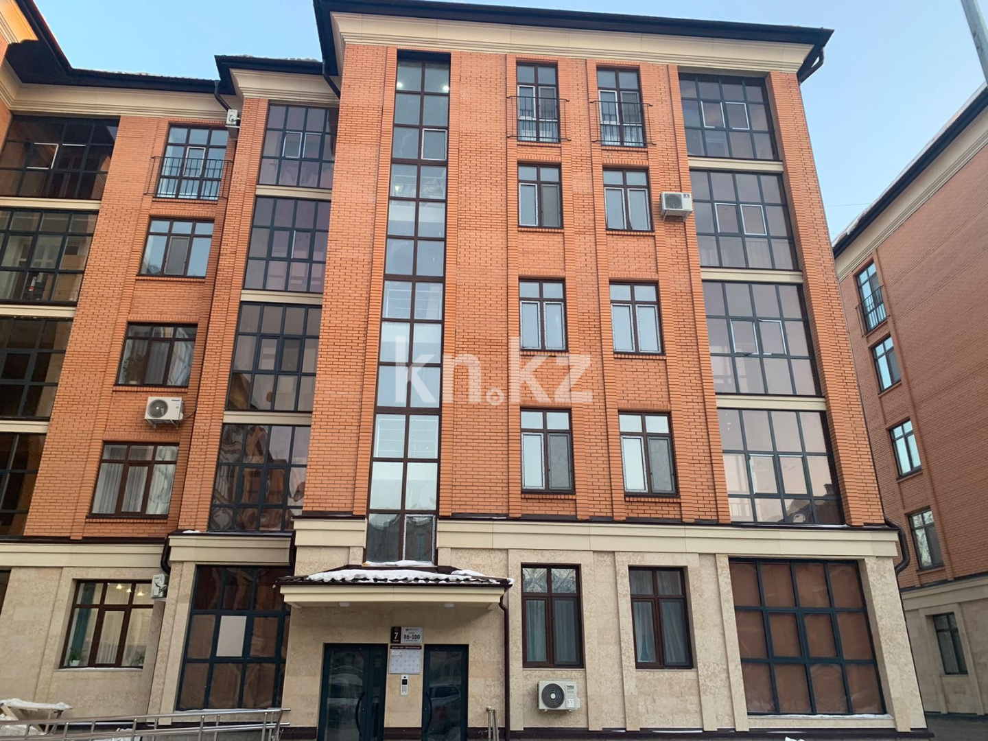 Продажа 4-комнатной квартиры, 118 м², ул. Гоголя, дом  56/4 - Продажа  четырехкомнатных квартир в Караганде фото 1 из 8