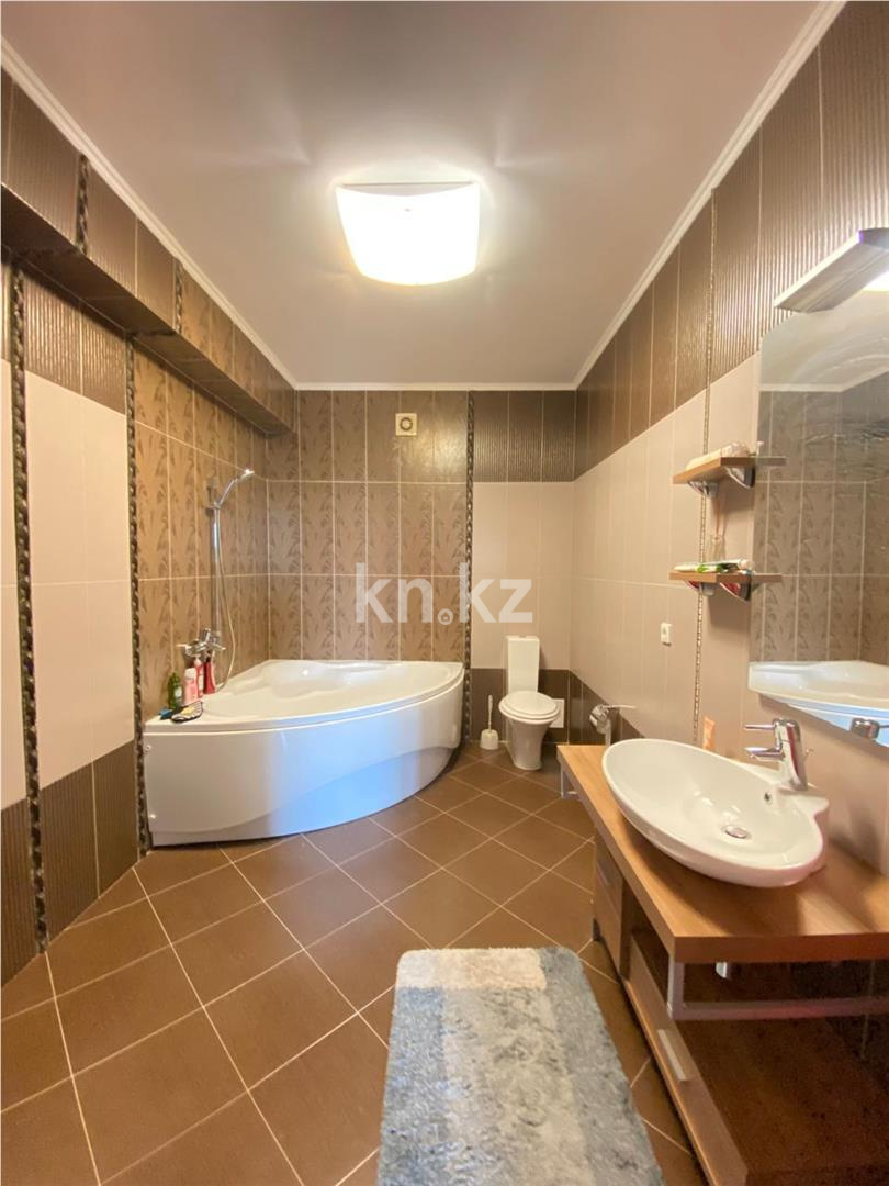 Продажа 4-комнатной квартиры, 159.7 м², ул. Шевченко, дом  8/1 в Астане - фото 20