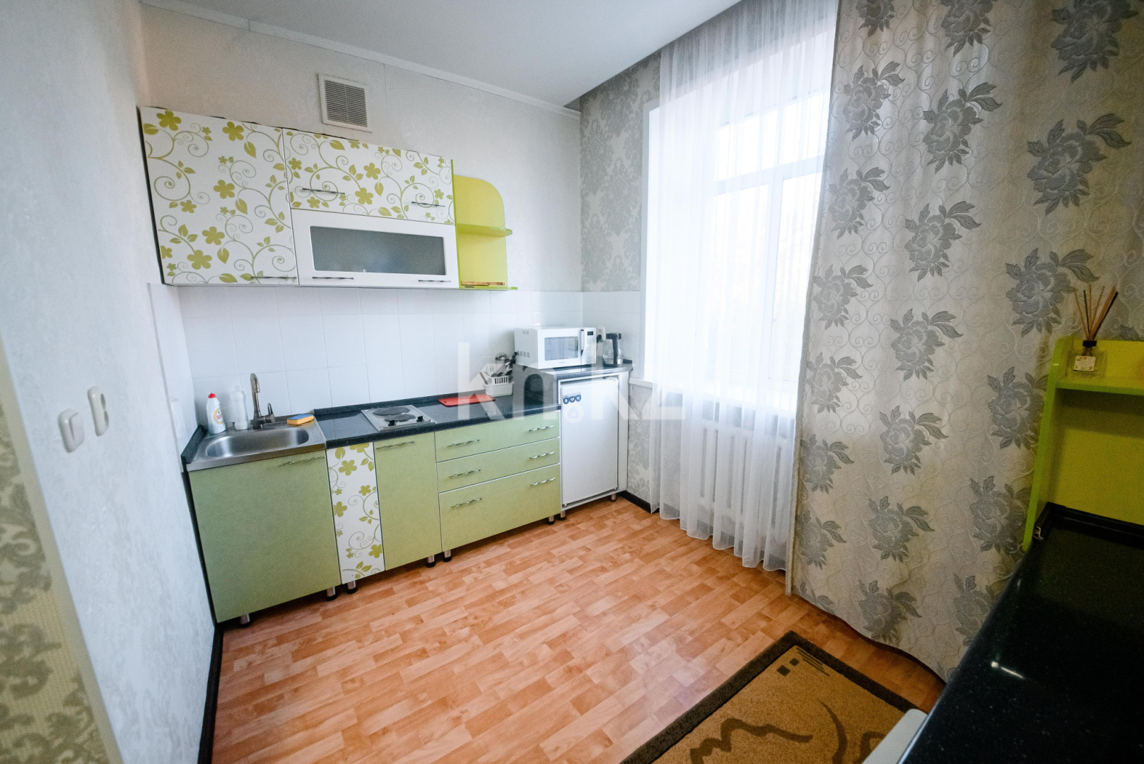Аренда 1-комнатной квартиры посуточно, 43 м², пр. Республики, дом  93/1 - Аренда жилой и коммерческой недвижимости в Темиртау фото 3 из 22