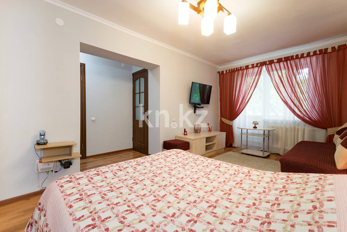 Аренда 1-комнатной квартиры посуточно, 38 м², пр. Абая, дом  59 - ул. Наурызбай батыра - Продажа квартир в Алматы фото 2 из 11