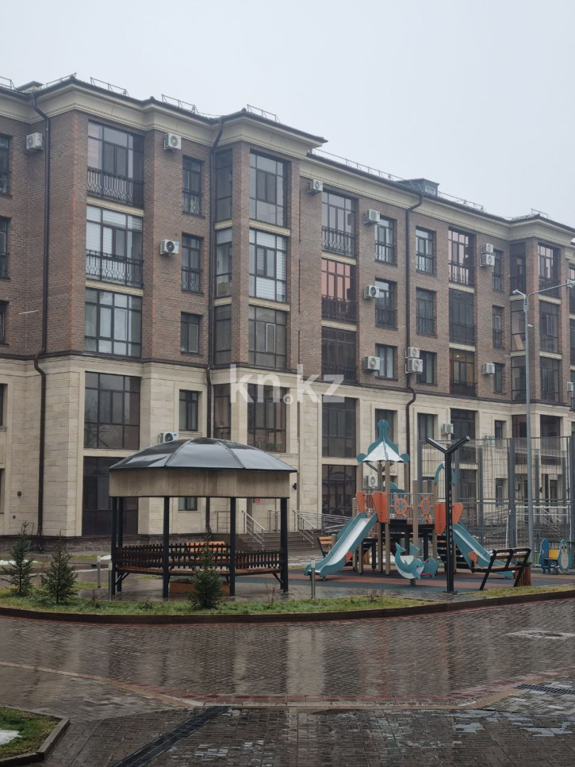 Продажа 3-комнатной квартиры, 113 м², ул. Жанибекова, дом  53 в Караганде