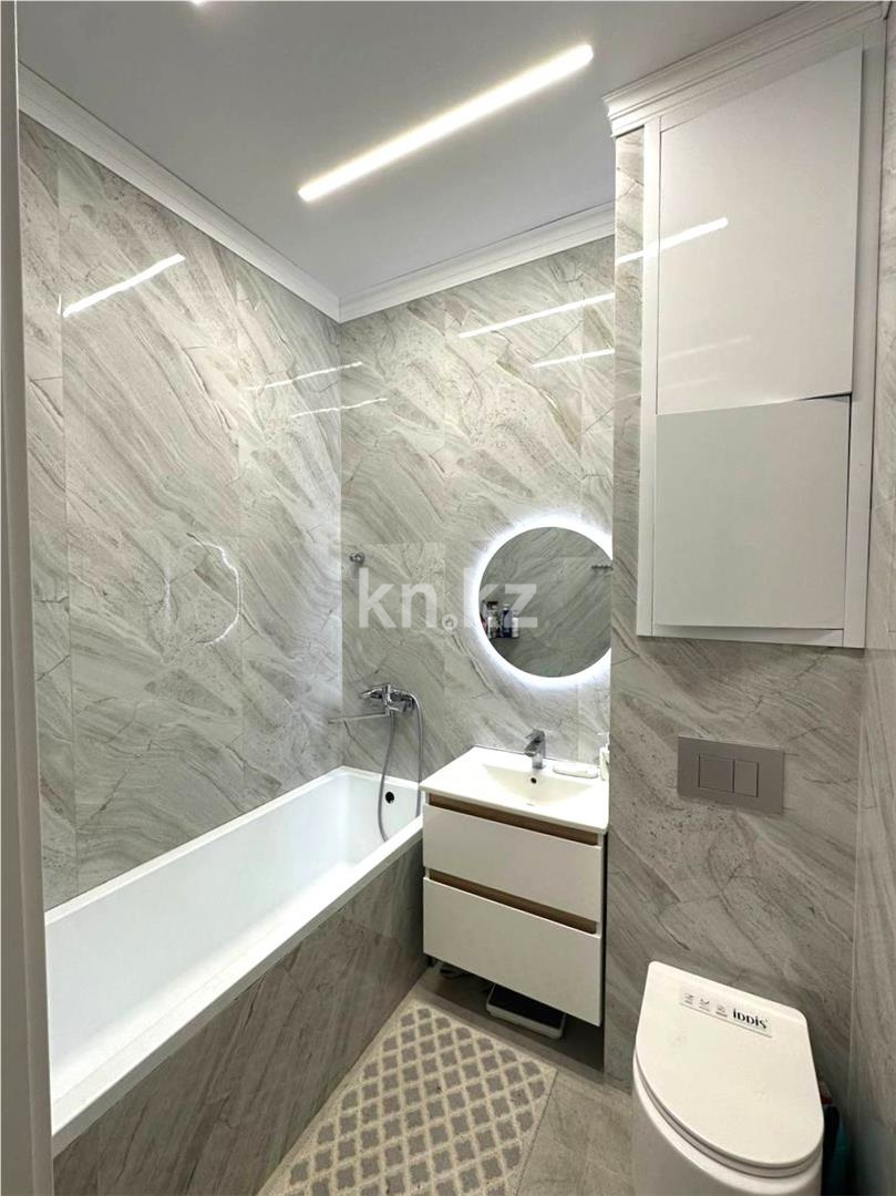 Продажа 3-комнатной квартиры, 97 м², ул. Муканова в Караганде - фото 12