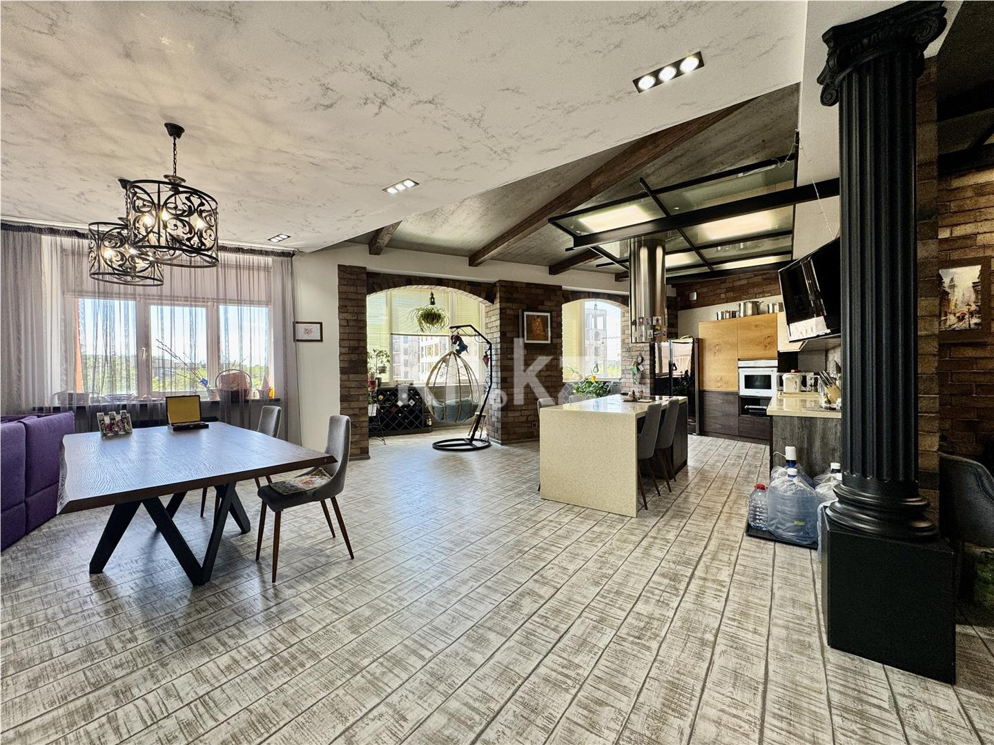 Продажа 3-комнатной квартиры, 160 м², ул. Аманжолова, дом  41 - Продажа  трехкомнатных квартир в Караганде с фото фото 5 из 52