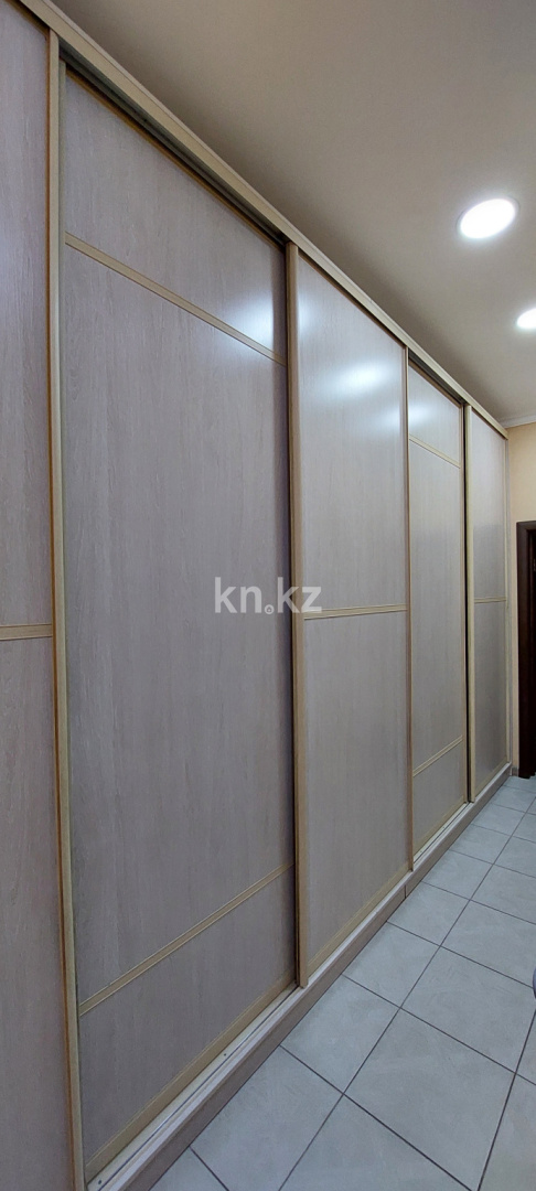 Продажа 5-комнатной квартиры, 217 м², ул. Аманжолова, дом  41 - Продажа квартир в Караганде фото 19 из 27