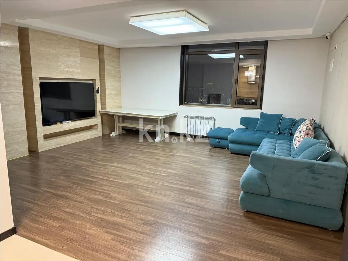 Продажа 4-комнатной квартиры, 128 м², пр. Кошкарбаева, дом  10/1 в Астане