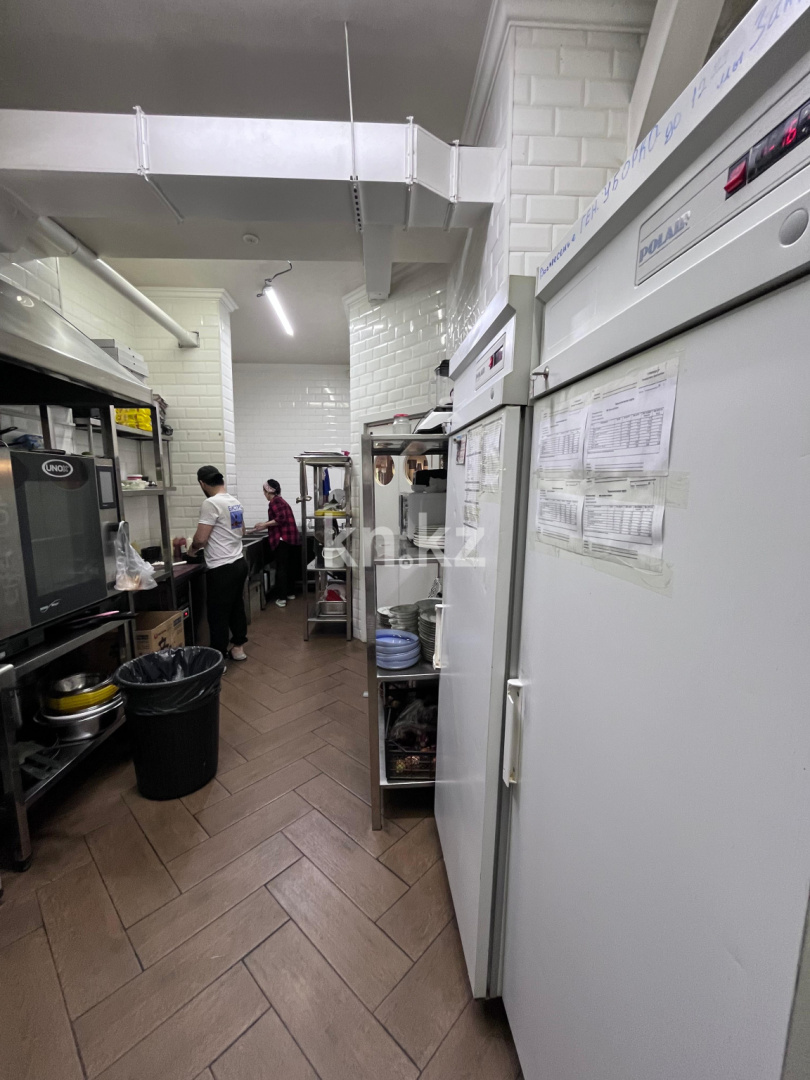 Продажа , 100 м², мкр. Аксай-4, дом  119 - ул. Жубанова - Продажа офисных и торговых помещений в Алматы без посредников фото 8 из 9