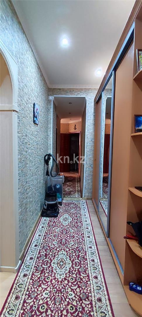 Продажа 3-комнатной квартиры, 68 м², пр. Бухар-жырау, дом  28 в Караганде - фото 13