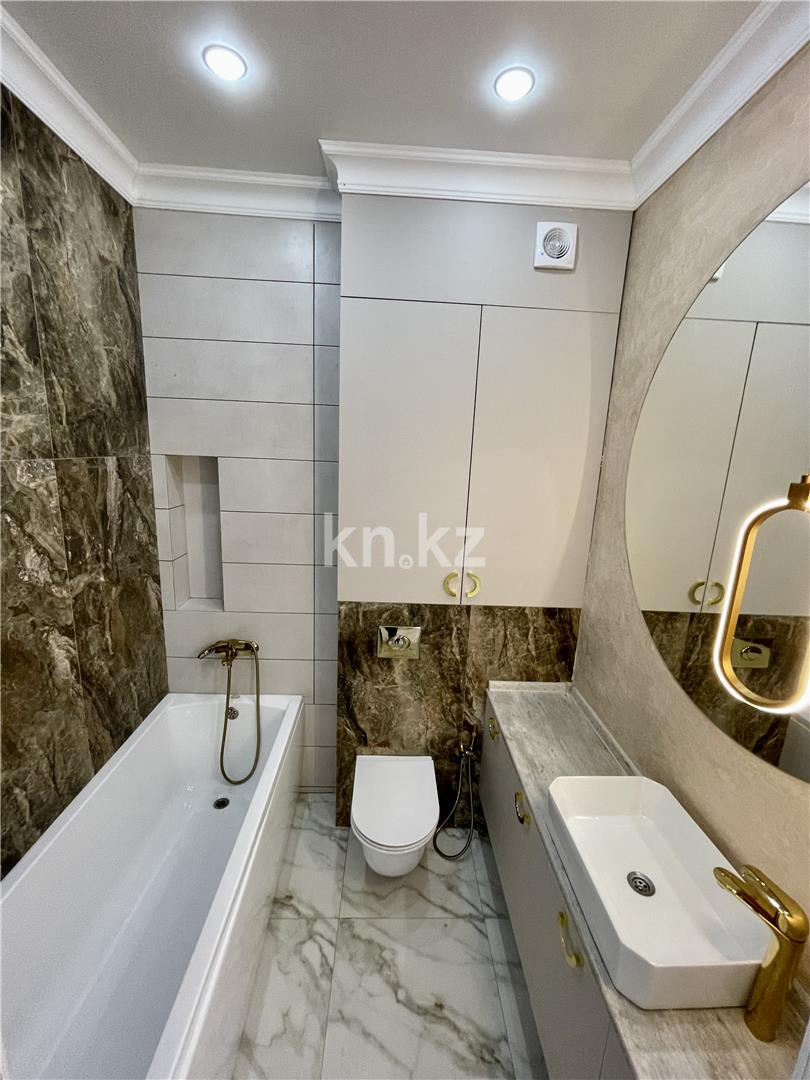 Продажа 3-комнатной квартиры, 75 м², ул. Муканова, дом  1/9 в Караганде - фото 18