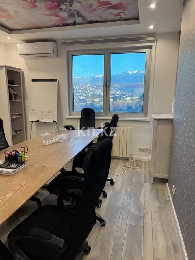 Продажа 7-комнатной квартиры, 330 м² - Продажа пятикомнатных и более квартир в Алматы фото 1 из 3