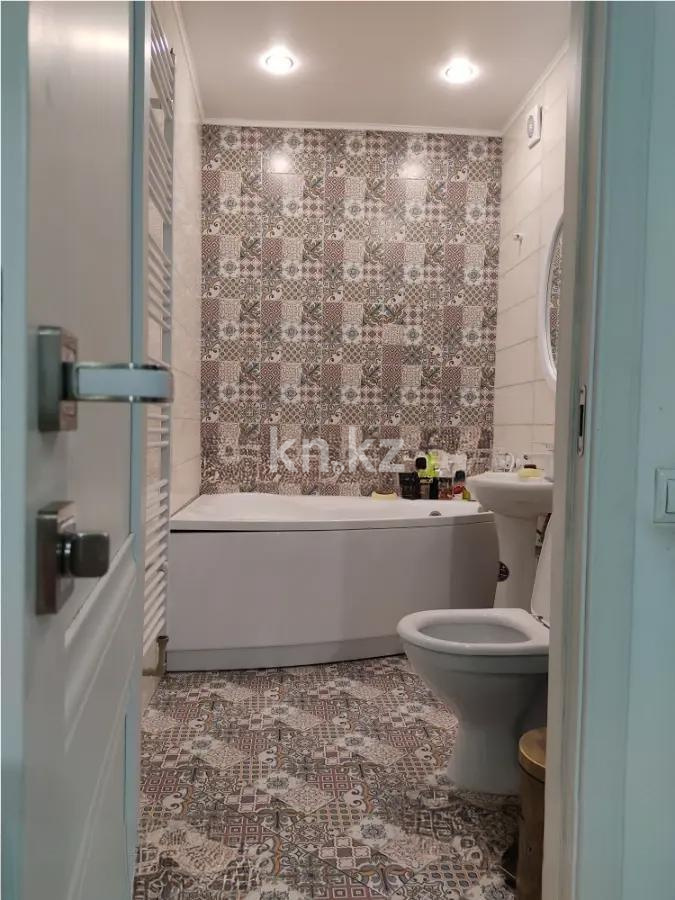 Продажа 4-комнатной квартиры, 100 м², пр. Кошкарбаева, дом  45 - Продажа  четырехкомнатных квартир в Астане без посредников фото 5 из 6