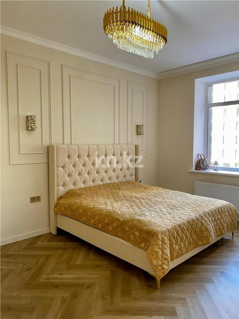 Продажа 3-комнатной квартиры, 95 м², ул. Казыбек би - Продажа квартир в Казахстане фото 1 из 12