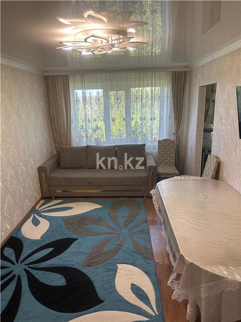 Продажа 3-комнатной квартиры, 63 м², мкр-н 14 - Продажа  трехкомнатных квартир в Караганде фото 1 из 12