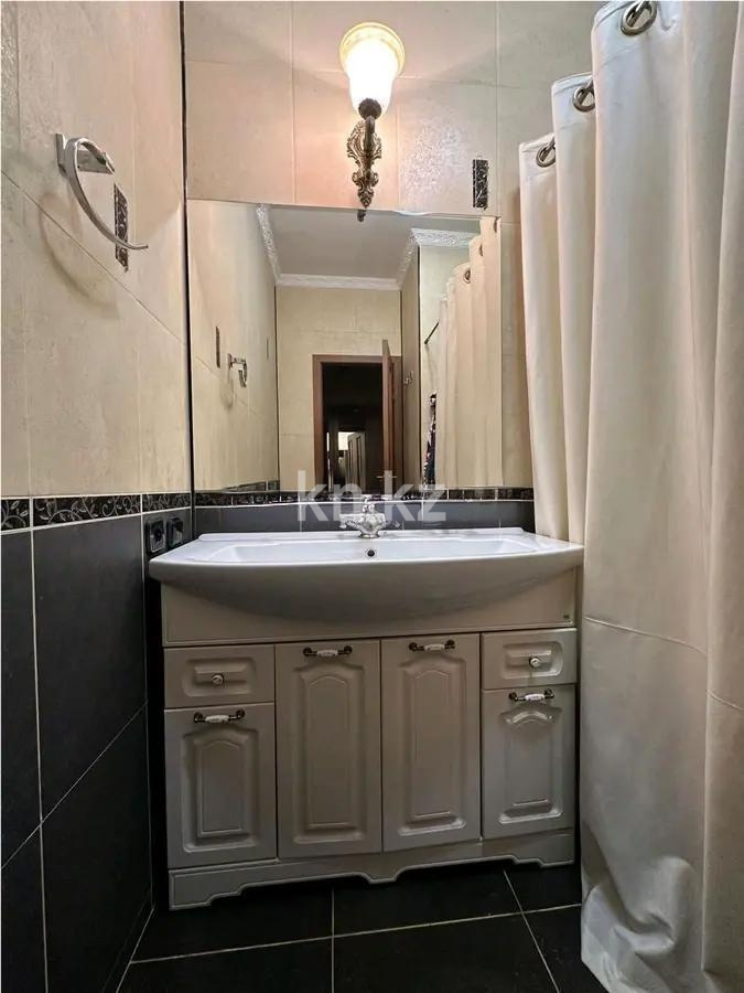 Продажа 3-комнатной квартиры, 62 м², мкр-н Аксай-2, дом  76 в Алматы - фото 4