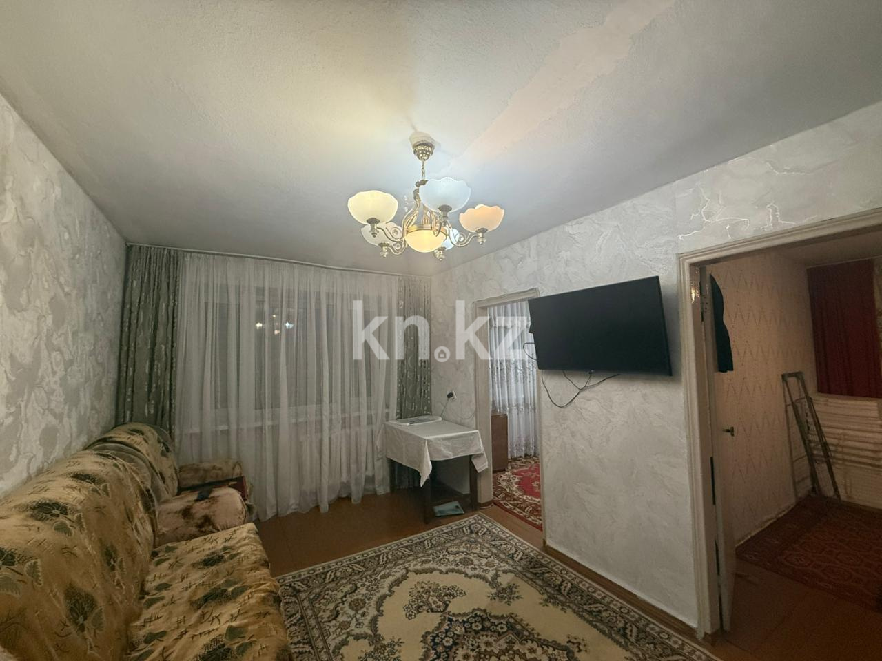 Продажа 4-комнатной квартиры, 68 м², Абая - Продажа жилой и коммерческой недвижимости в Карагандинской области фото 1 из 6
