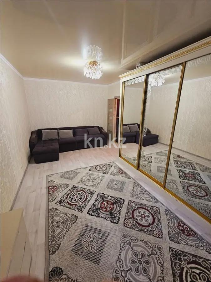 Продажа 1-комнатной квартиры, 42 м², мкр-н Кокжиек, дом  26 - Продажа квартир в Алматы фото 1 из 4