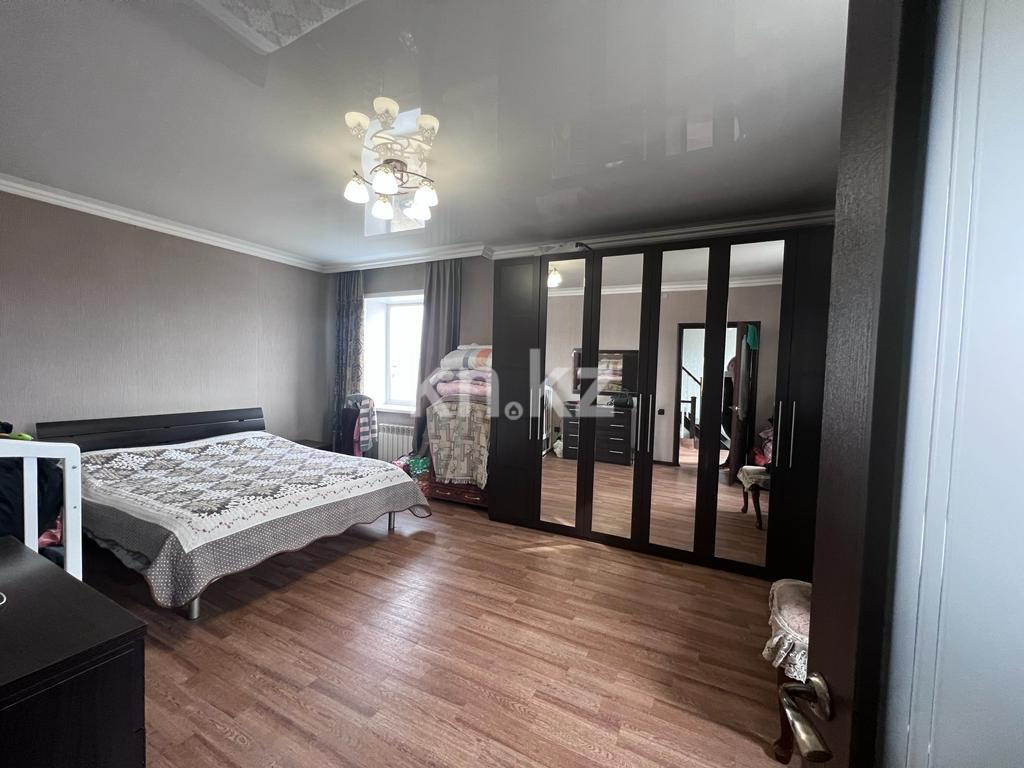 Продажа 4-комнатного дома, 208 м², ул. Карибжанова в Караганде - фото 4