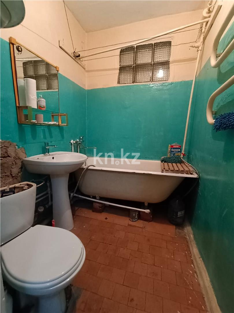 Продажа 2-комнатной квартиры, 43 м², 16 мкр. - Продажа квартир в Караганде с фото фото 8 из 11